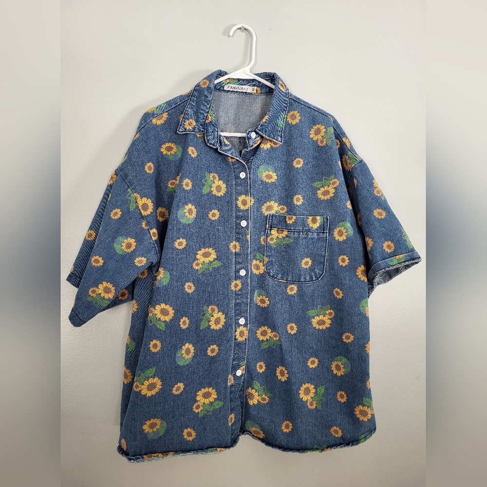 Short sleeve 🌎 🌻 button down